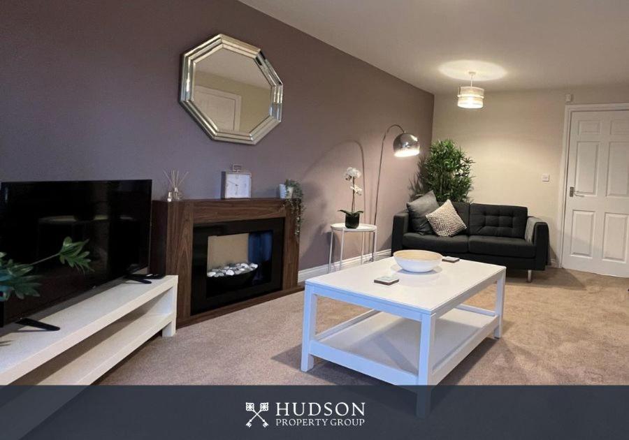 Telford Townhouse With Parking And Garden 빌라 외부 사진