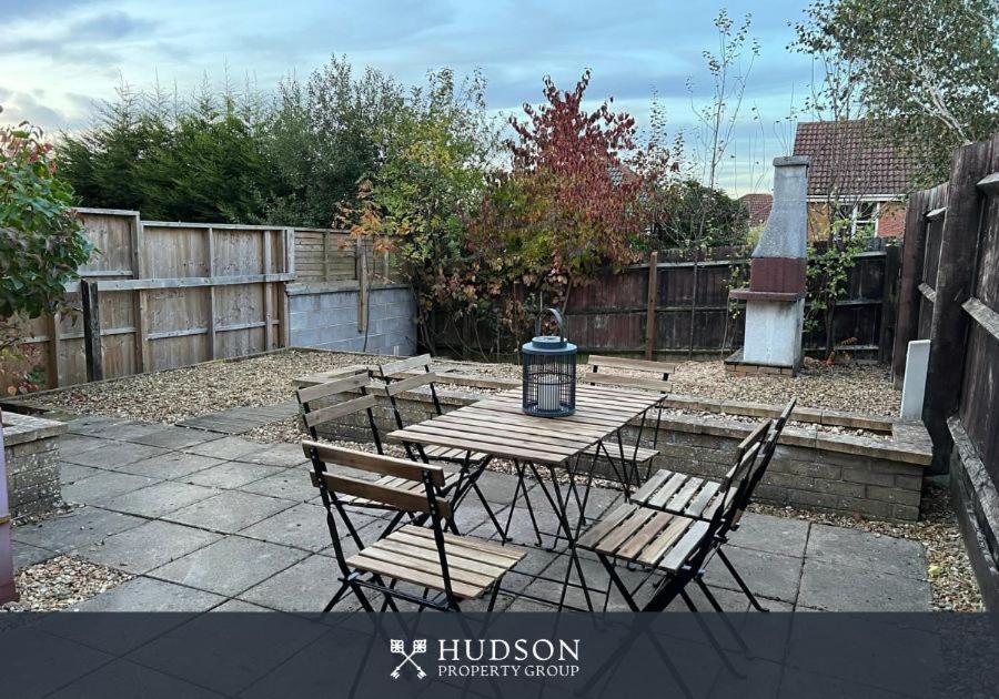 Telford Townhouse With Parking And Garden 빌라 외부 사진
