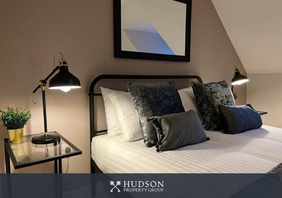 Telford Townhouse With Parking And Garden 빌라 외부 사진