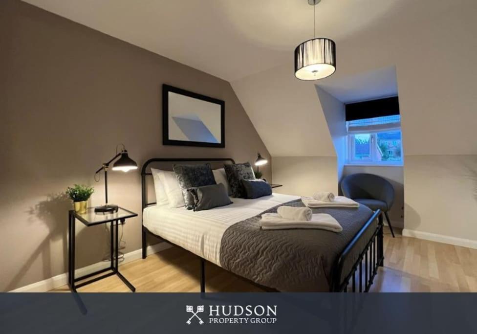 Telford Townhouse With Parking And Garden 빌라 외부 사진