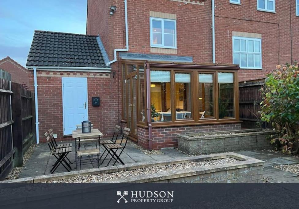 Telford Townhouse With Parking And Garden 빌라 외부 사진