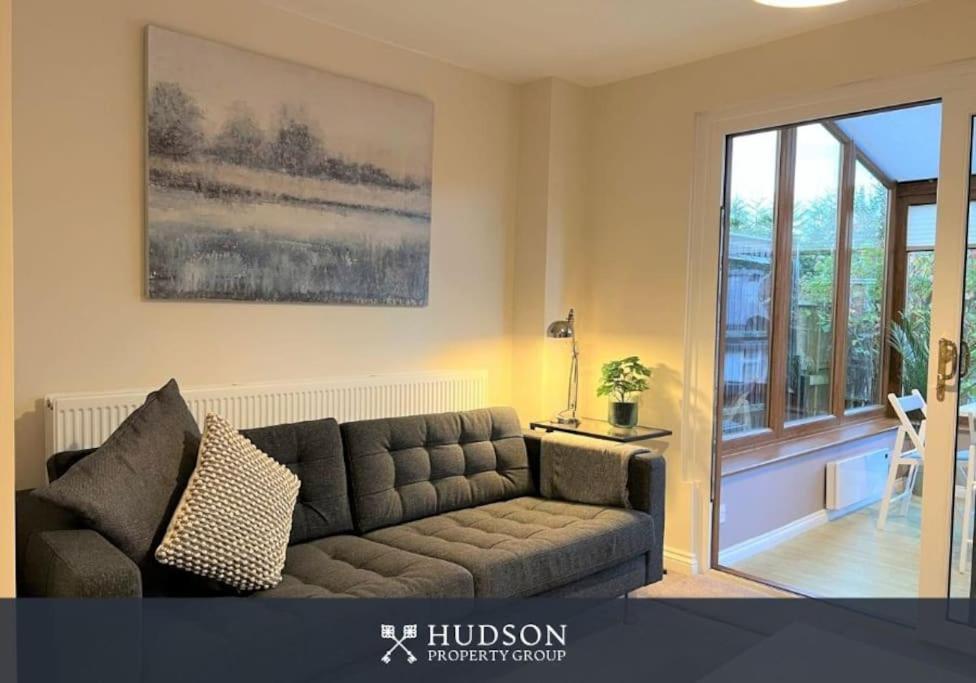 Telford Townhouse With Parking And Garden 빌라 외부 사진